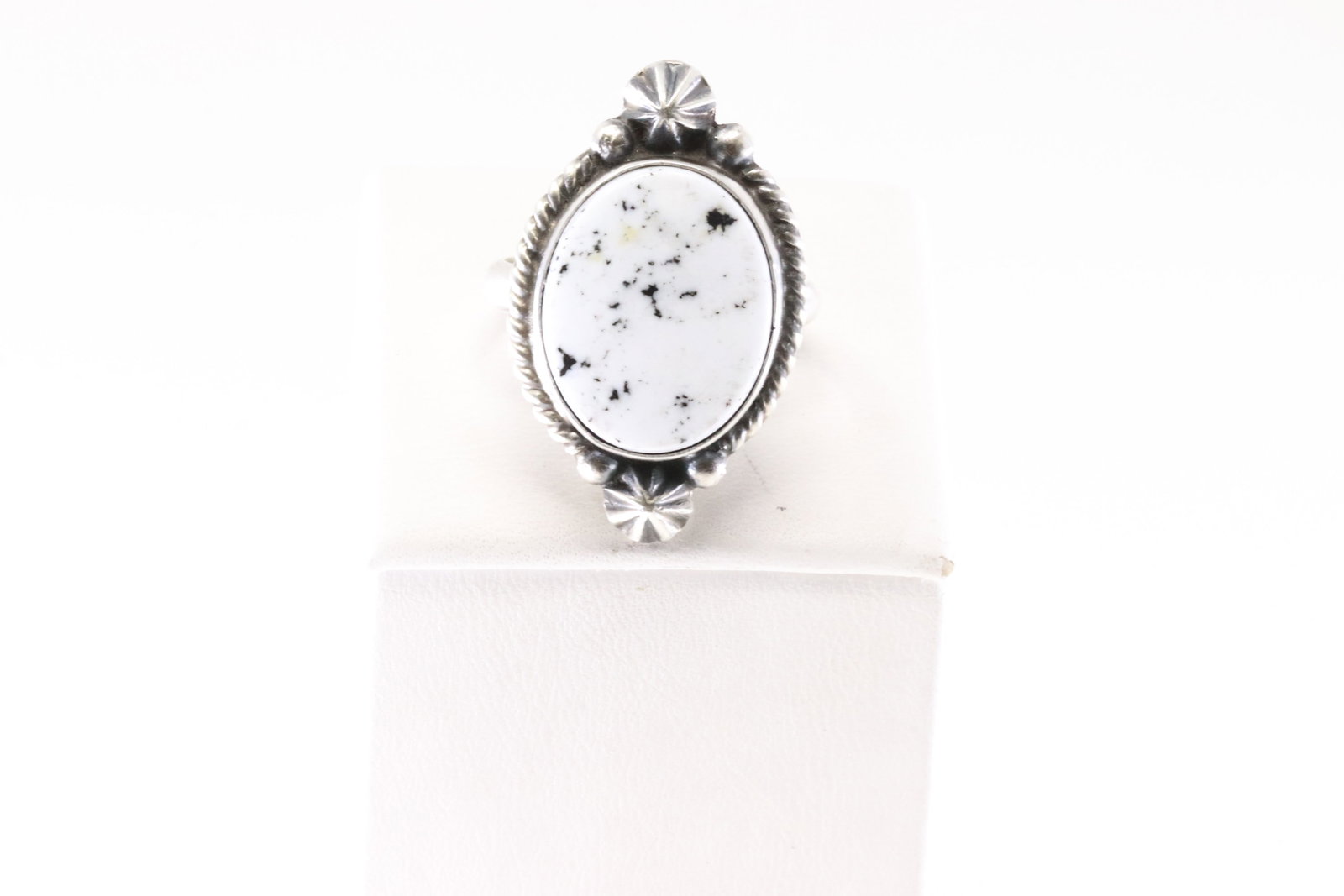 Native America Navajo Sterling Silver White Buffalo Ring By Dixon.: This is a Native America Navajo Sterling Silver White Buffalo Ring By Dixon. Stamp Dixon. Ring Size: 8.50.