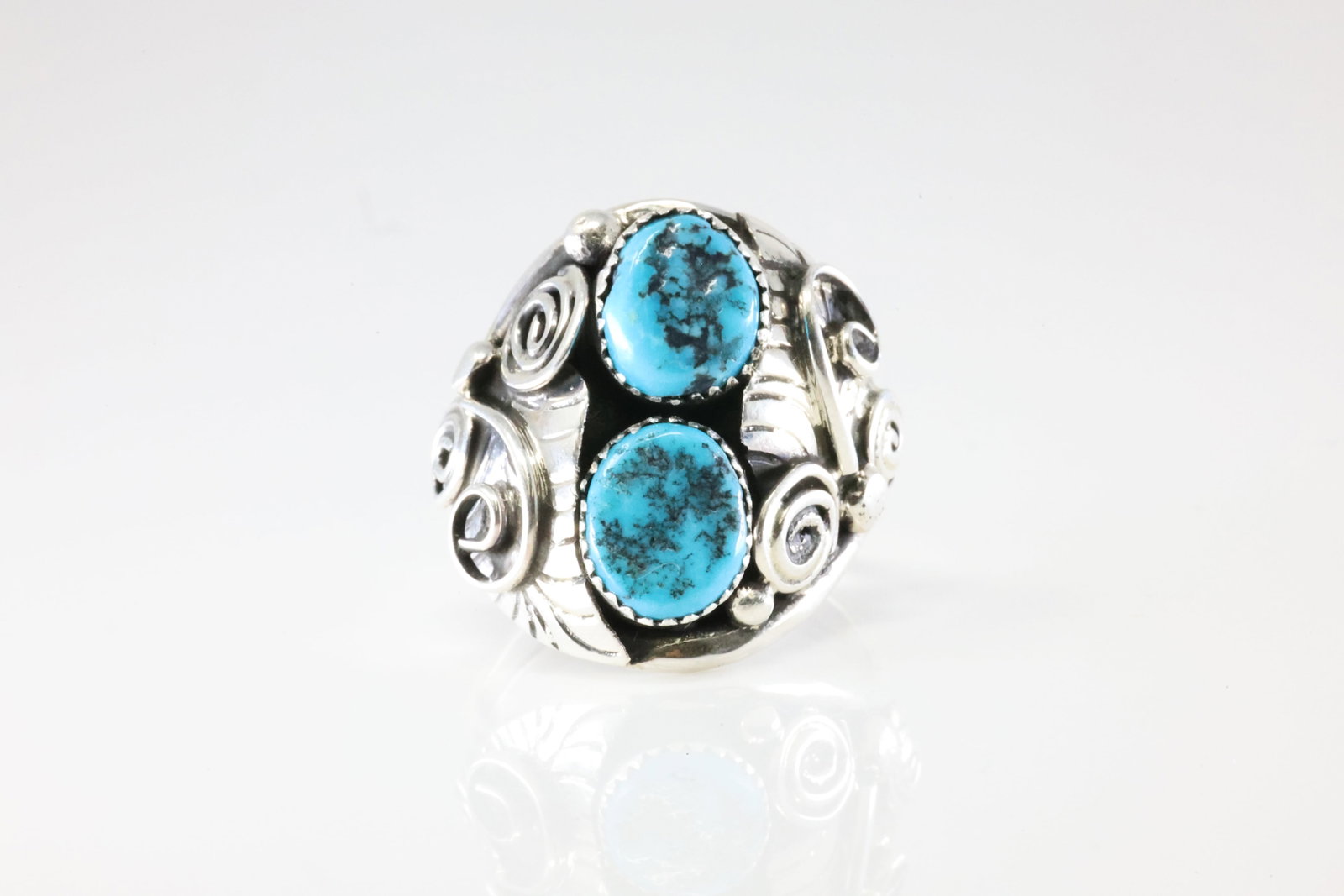 Native America Navajo Sterling Silver Turquoise Ring By B.: This is a Native America Navajo Sterling Silver Turquoise Ring By B. Stamp B. Ring Size: 11.00.