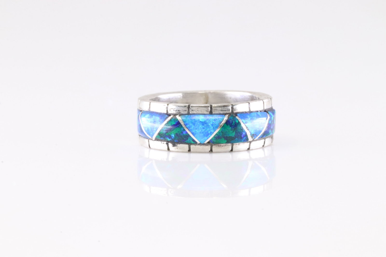 Native America Navajo Sterling Silver Multi-Color Stone Inlay Ring By Lucio.: This is a Native America Navajo Sterling Silver Multi-Color Stone Inlay Ring By Lucio. Ring size: 5.50.