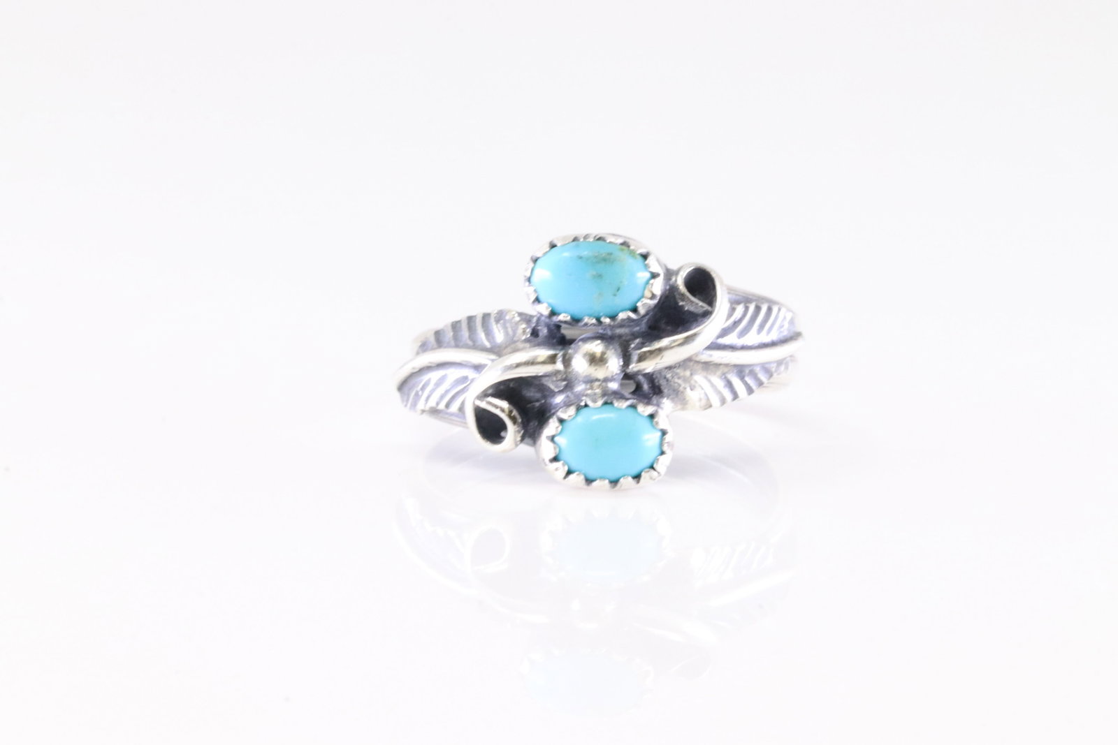 America Sterling Silver Turquoise Ring.: This is a America Sterling Silver Turquoise Ring. Ring Size: 8.00.
