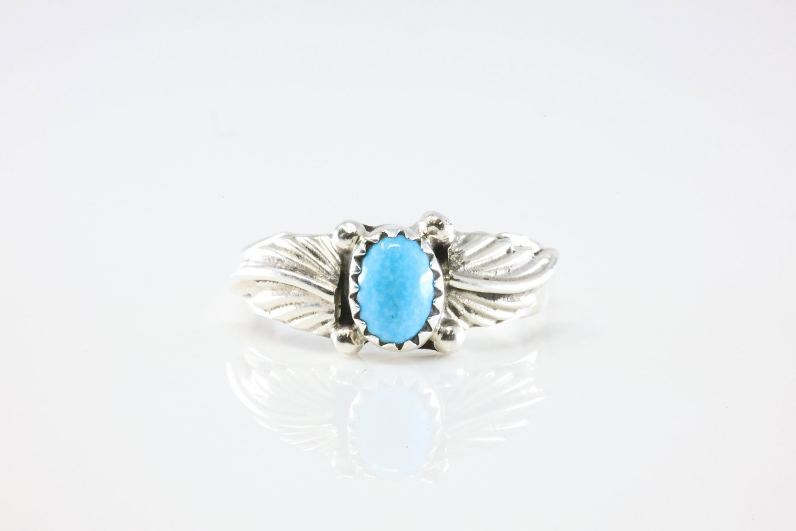 America Sterling Silver Turquoose Ring.: This is a America Sterling Silver Turquoose Ring. Ring Size: 8.00.