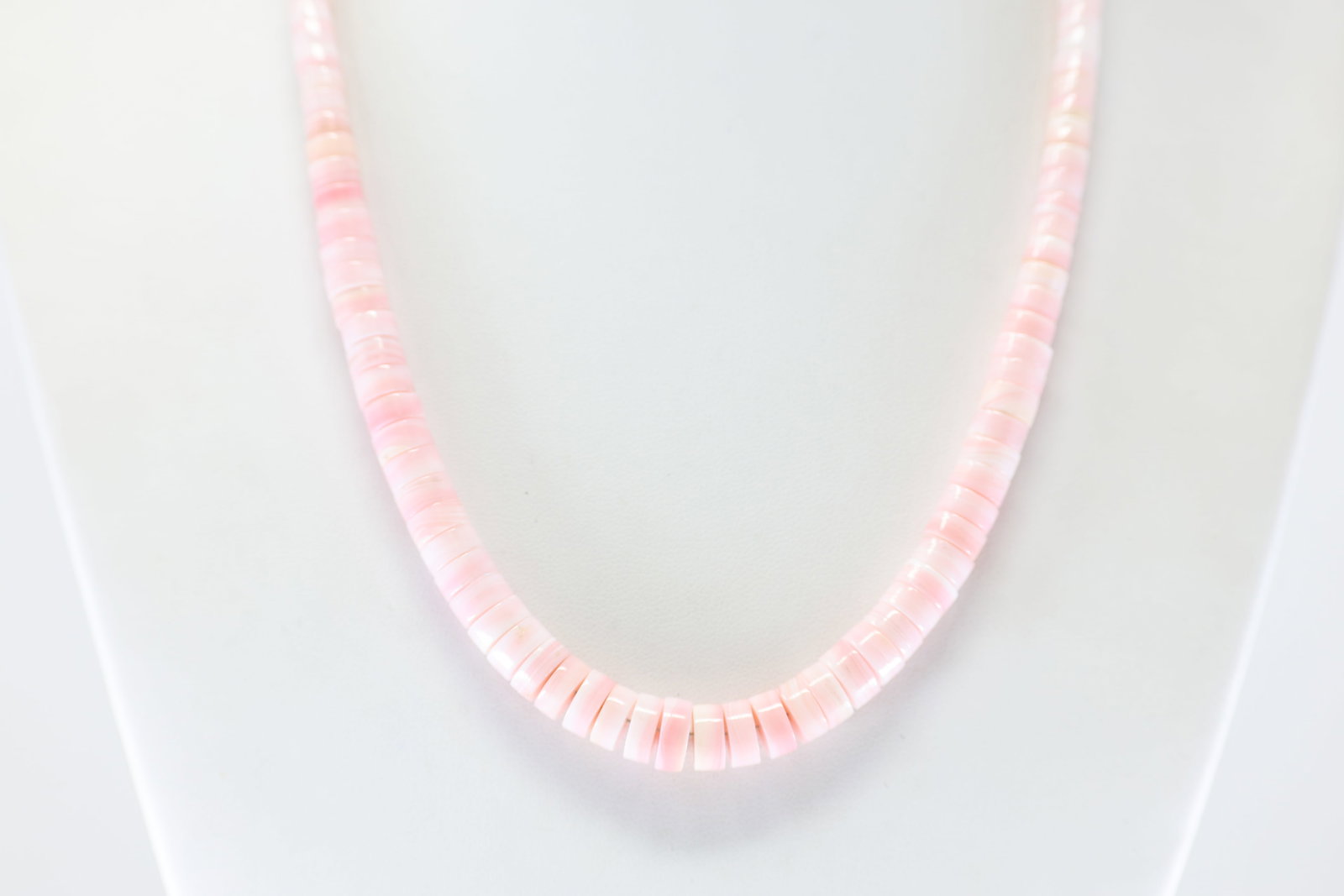 America Sterling Silver Pink Conch Shell Necklace.: This is a America Sterling Silver Pink Conch Shell Necklace. Necklace length: 16.00"