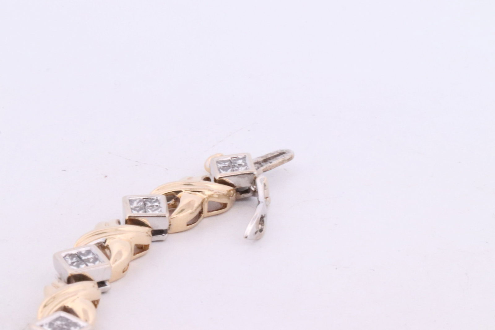 2ct Diamond Bracelet. - 8