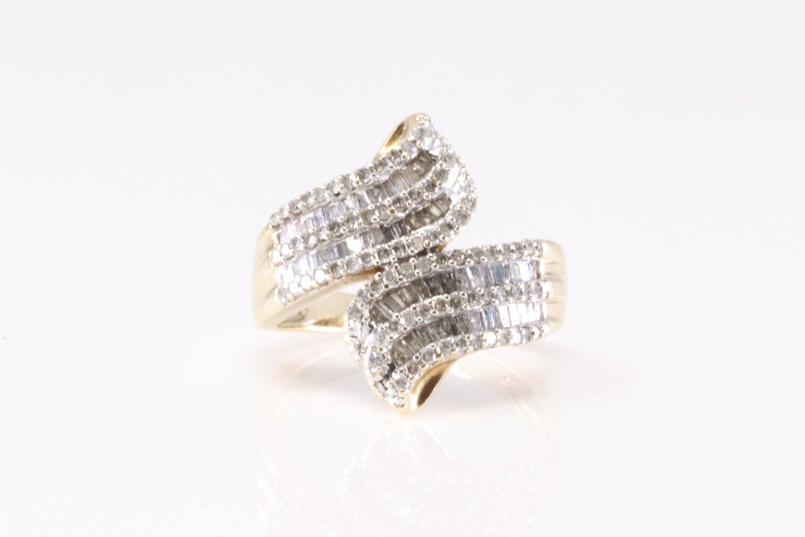 Diamond Ring 10Kt. (1 of 4)