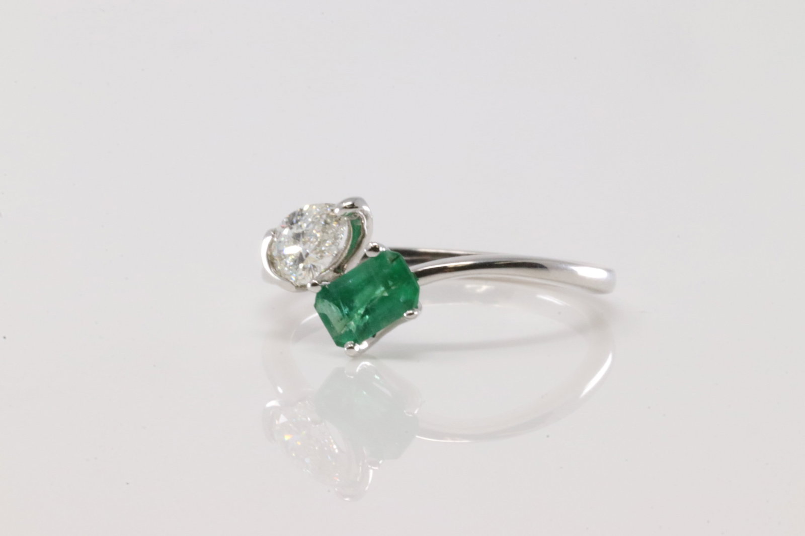 Emerald & Diamond Ring 14Kt. - 3
