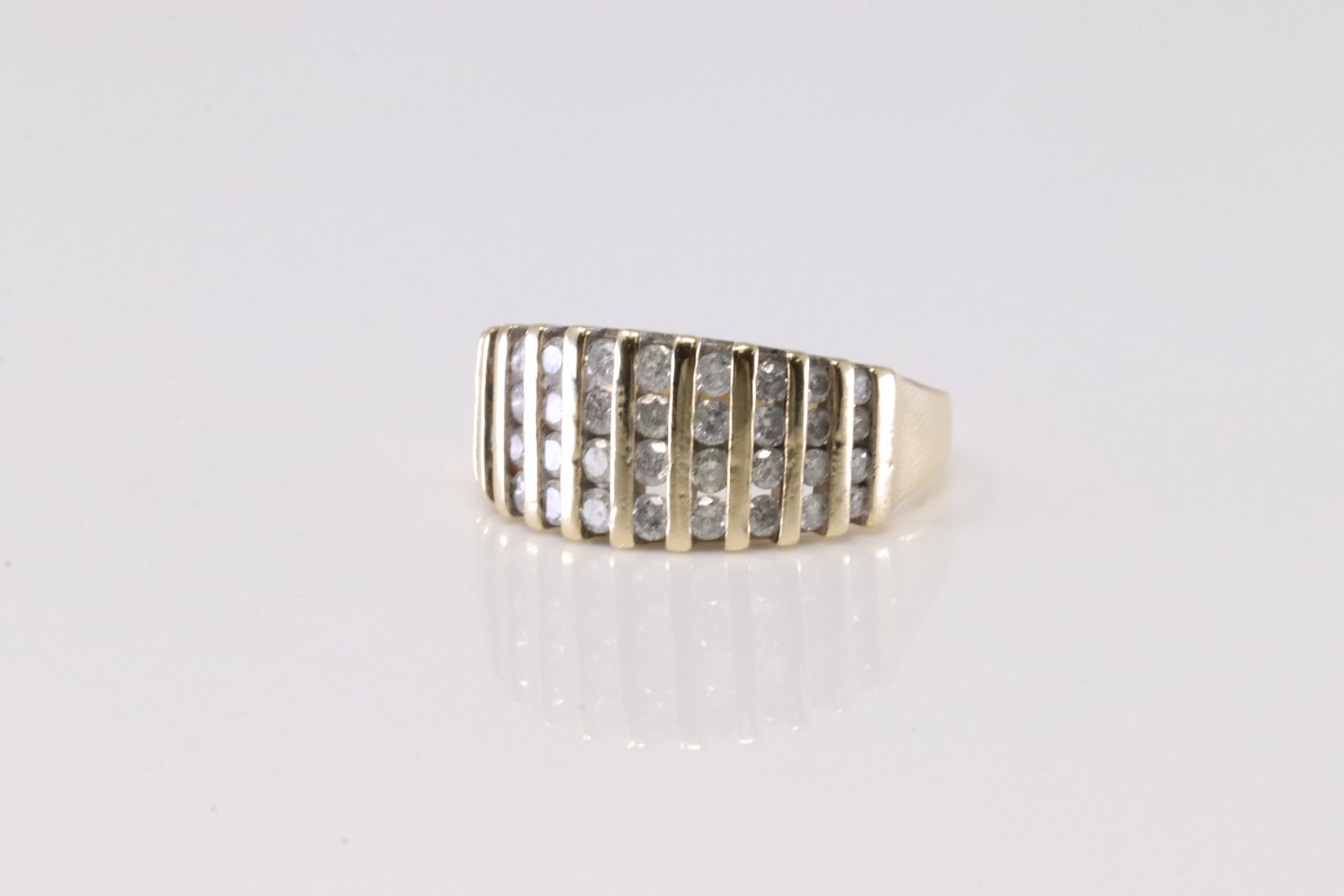 Diamond Ring 10Kt. - 3