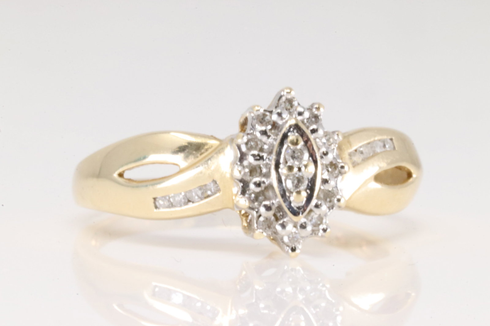 Diamond Ring 10Kt. - 2