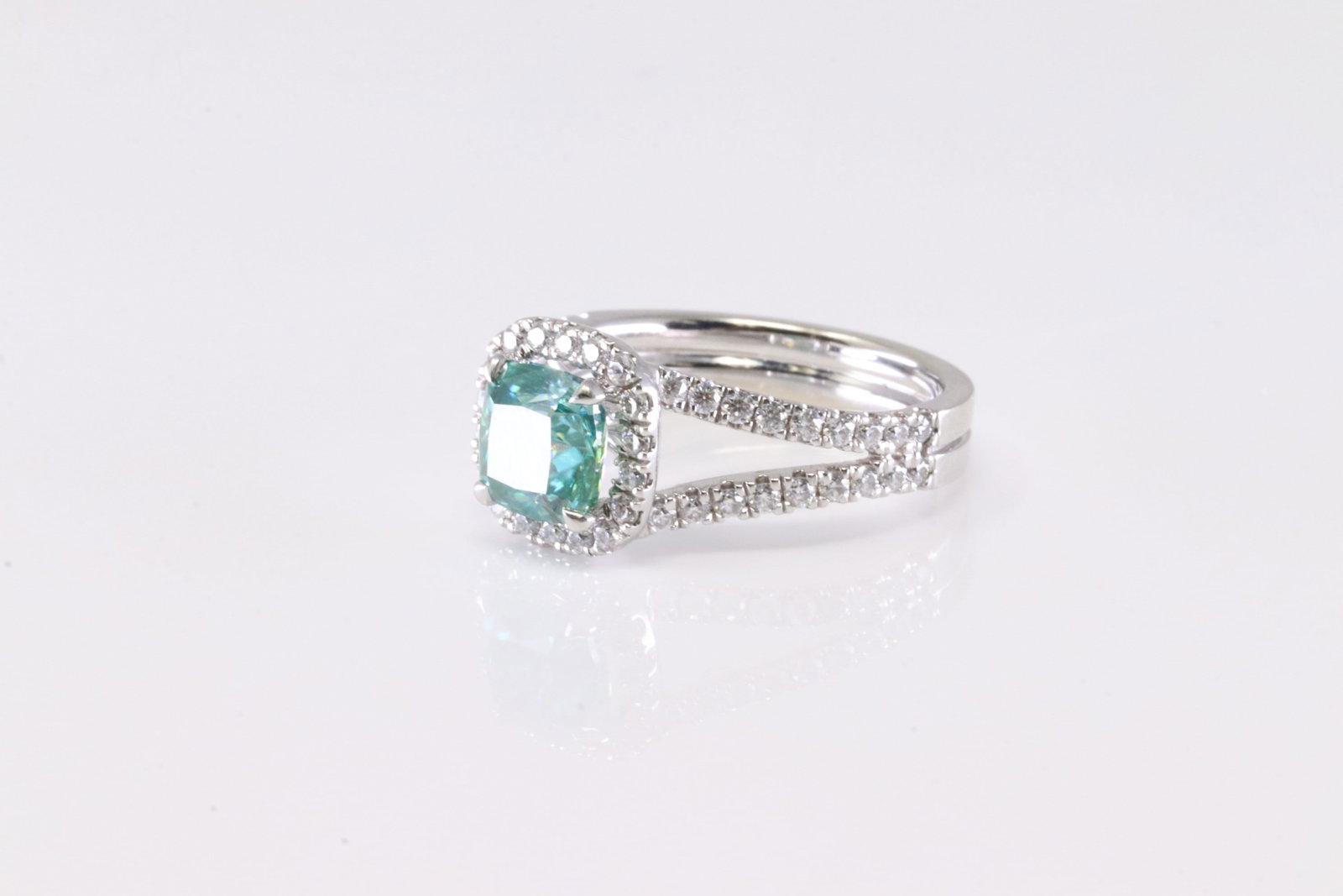 Blue Diamond Ring 14Kt. - 3