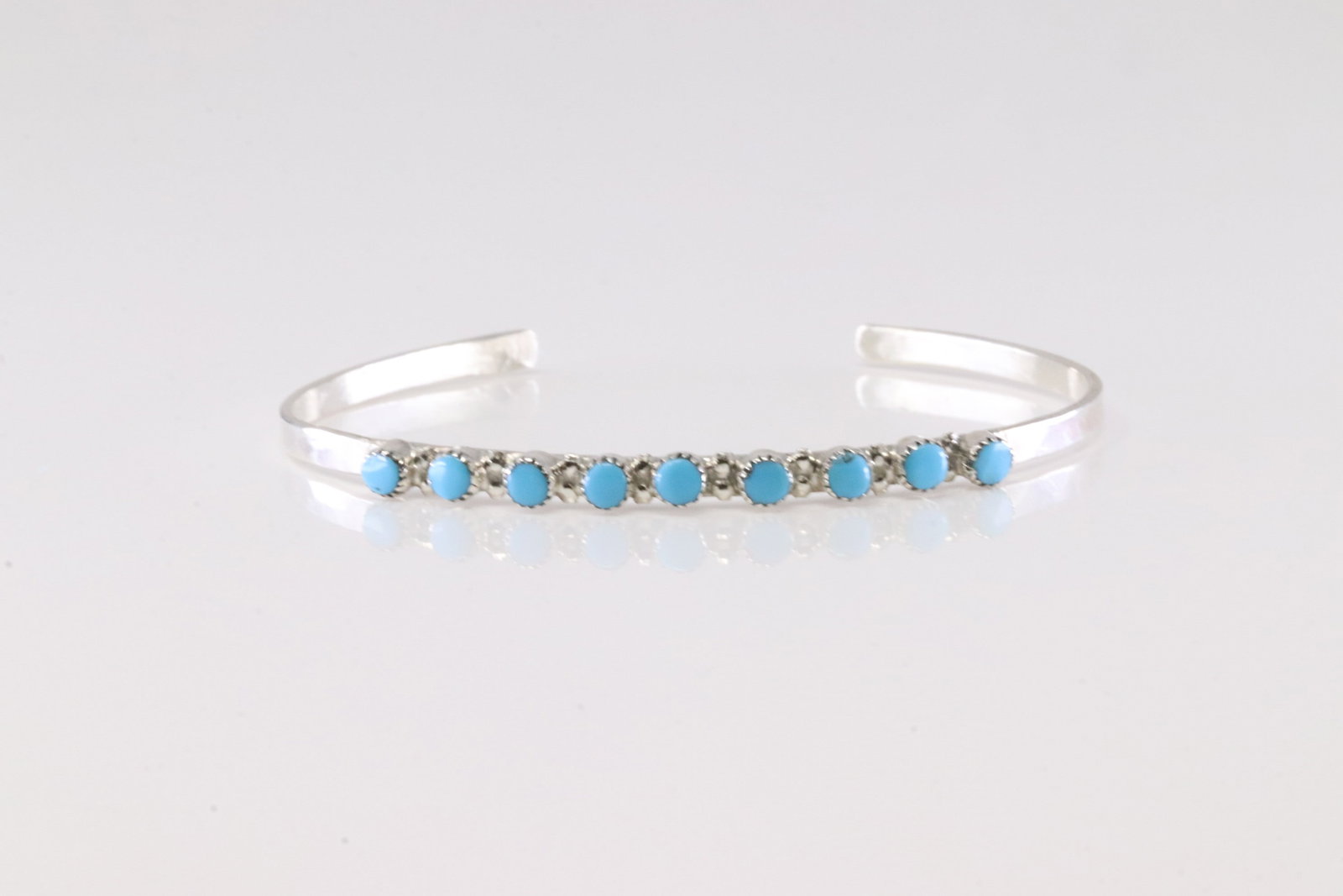 America Sterling Silver Turquoise Bracelet Cuff.: This is a America Sterling Silver Turquoise Bracelet Cuff.
