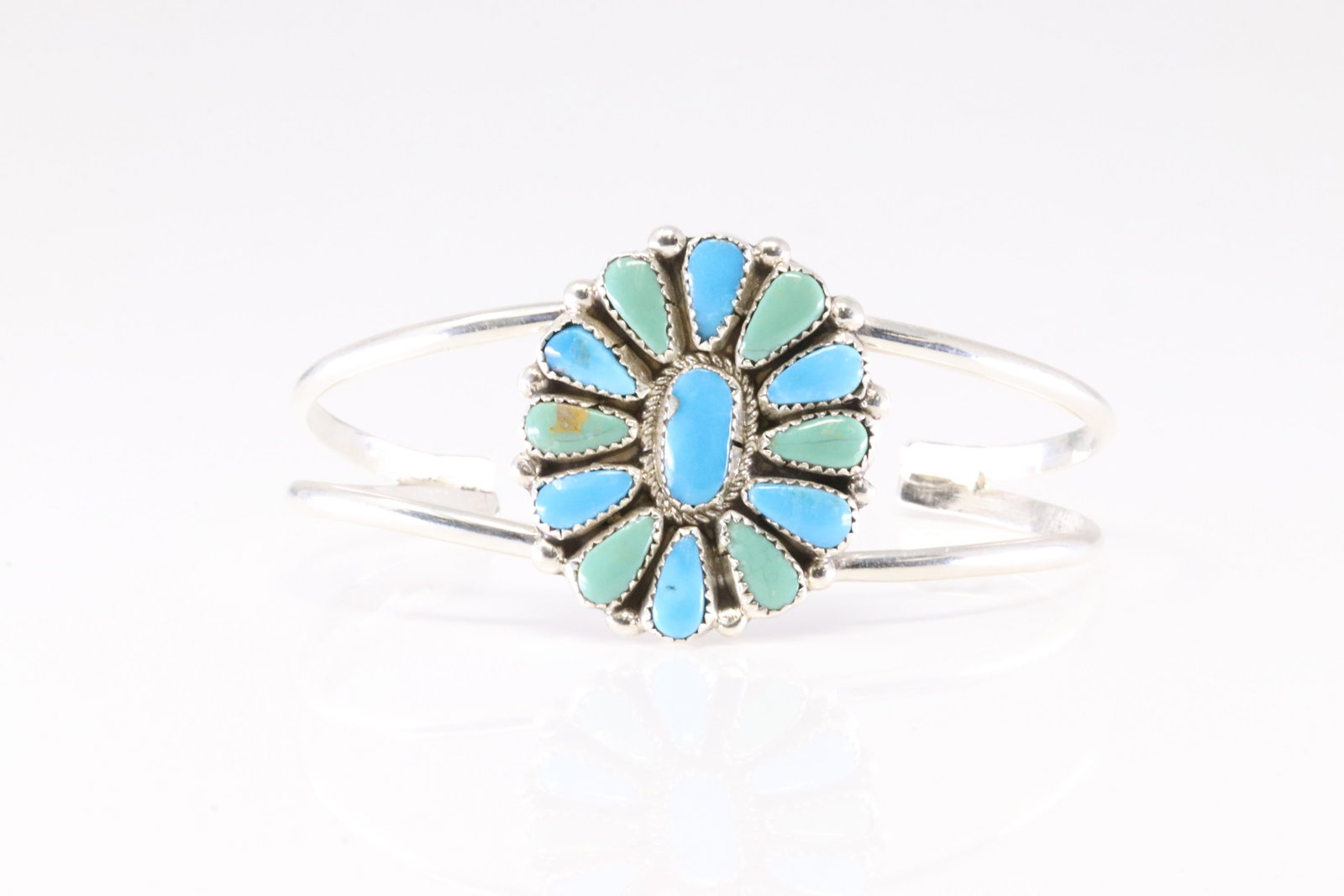 Native America Zuni Sterling Silver Turquoise Bracelet Cuff By Alicia Wilson.: This is a Native America Zuni Sterling Silver Turquoise Bracelet Cuff By Alicia Wilson.