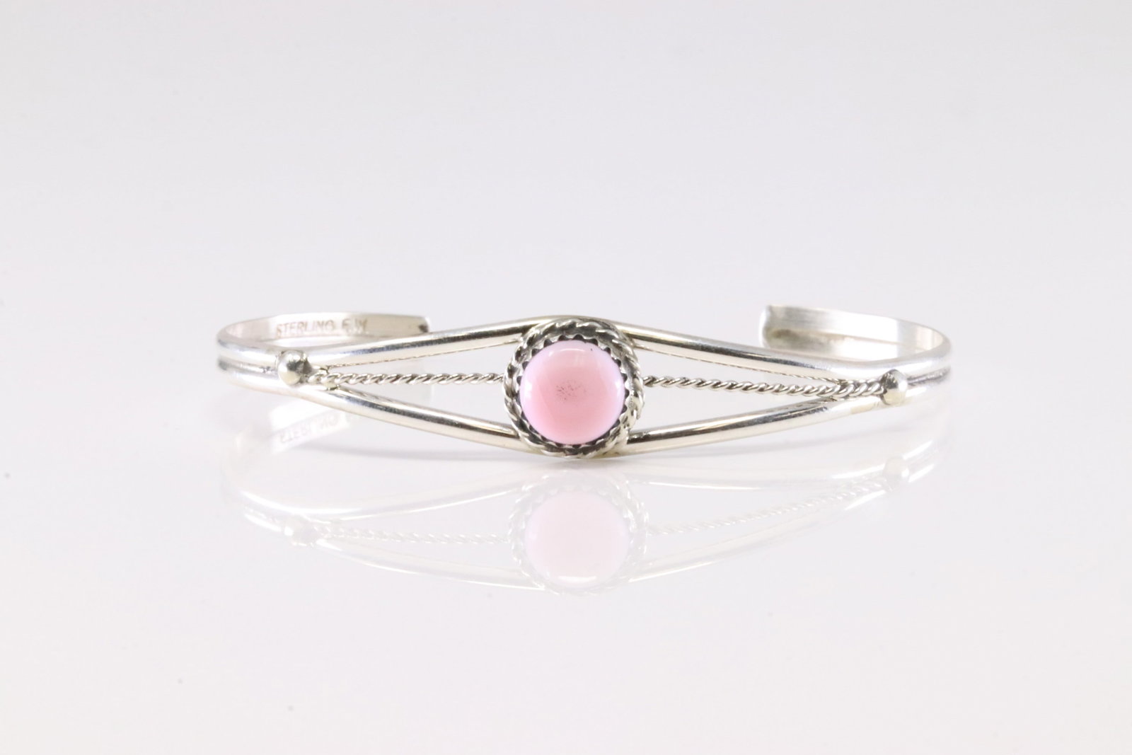 Native America Navajo Sterling Silver Pink Conch Bracelet Cuff By Ester White. (1 of 3)