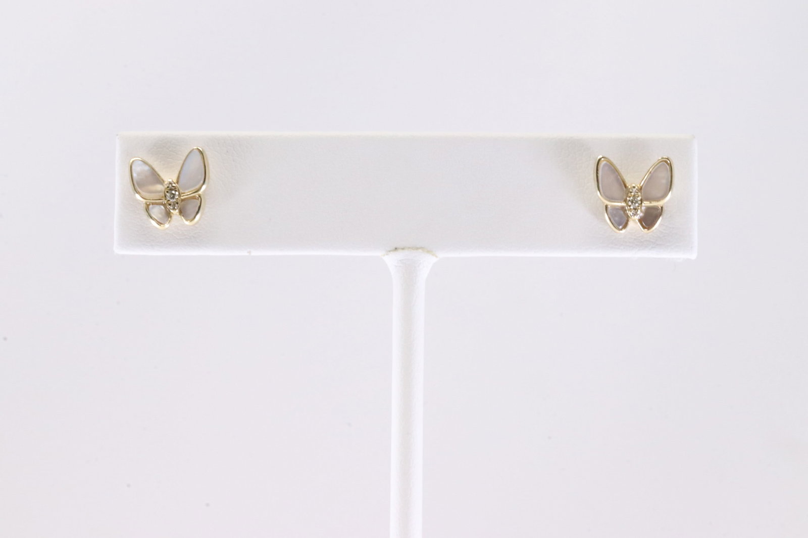 Mother Pearl & Diamond Diamond Stud Earring 10Kt. (1 of 3)