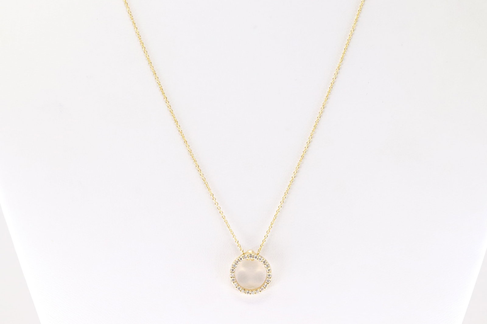 Ruby & Diamond Pendant / Necklace 18Kt.: 18Kt Yellow Gold Ruby & Diamond Pendant / Necklace. This Charming Pendant has A Ruby Behind witn Saprkling Diamonds On the Front A 18K Necklace. Necklace length: 18.00" Total weight: 2.70 Grams.