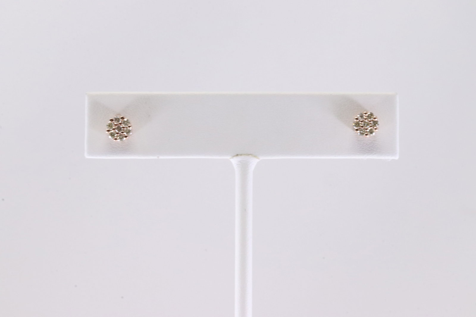 Diamond Stud Earring 10Kt.: 10Kt Rose Gold Diamond Stud Earring. This Charming Stud Earring's has Sparkling Diamonds. Diamonds weight: 0.30ctw.