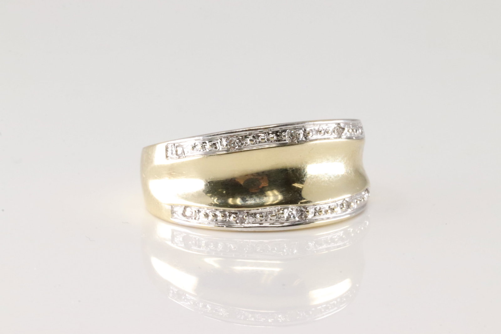 Diamond Ring. - 2