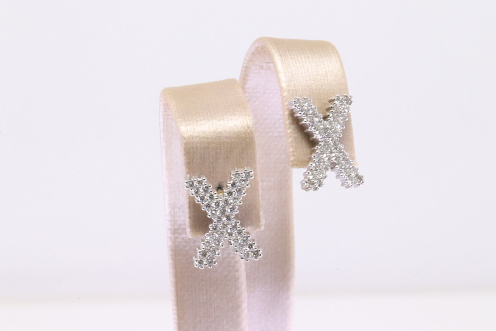 Diamond X Stud Earring 18Kt. - 3