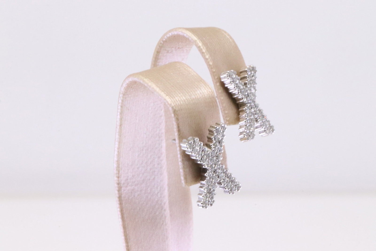 Diamond X Stud Earring 18Kt. - 4