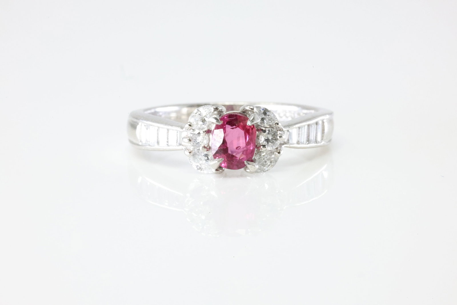 Ruby & Diamond Ring 18Kt. (1 of 4)