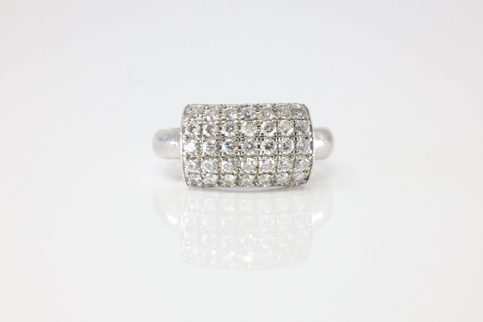 Diamond Ring 18Kt. (1 of 4)