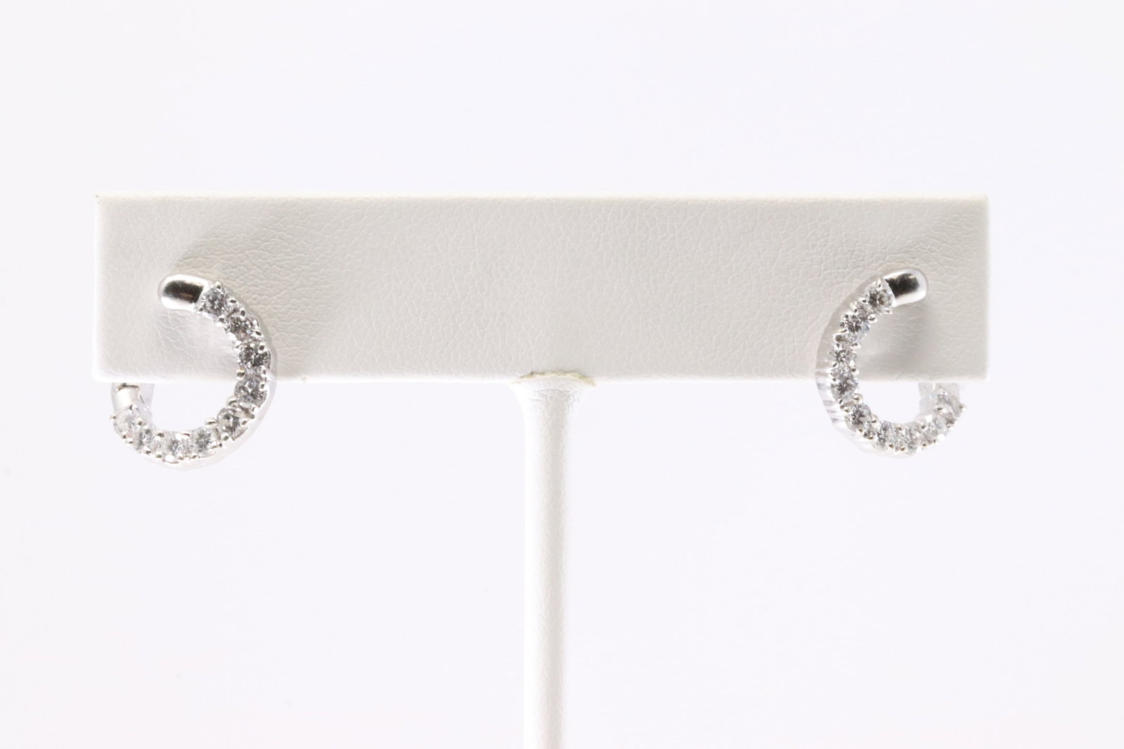 Diamond Hoop Clip Earring 18Kt. (1 of 3)