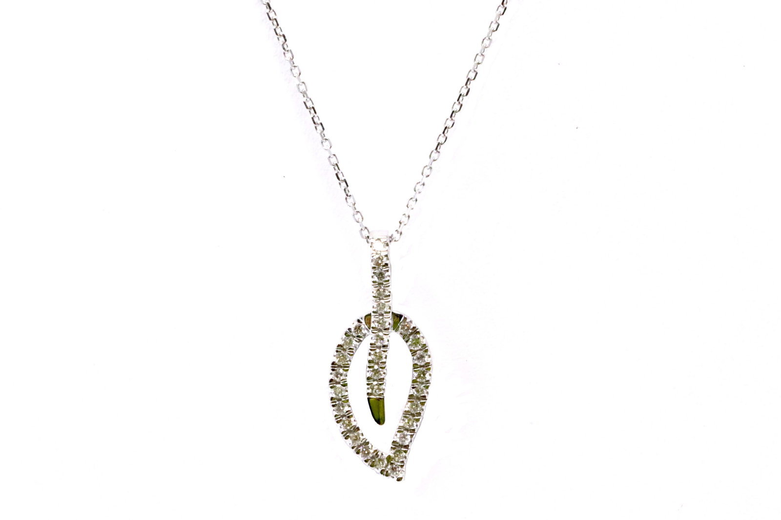 14Kt White Gold Diamond Pendant.: Ladies 14Kt White Gold Diamond Pendant. Pendant has Diamonds & A 14K Necklace. Diamonds weight: 0.13ctw. Necklace length:14.00. GB-EF3TT