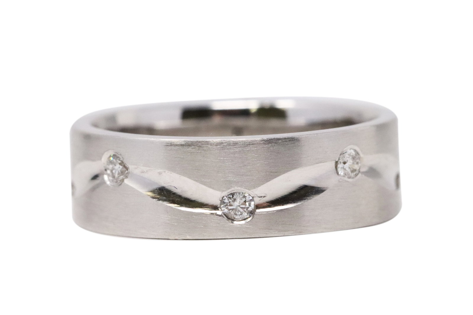 14Kt White Gold Eternity Diamond Ring.: 14Kt White Gold Eternity Diamond Ring. Ring has 8 Diamonds. Diamonds weight: 0.28ctw. Total weight: 6.24 Grams. A0443Y.36