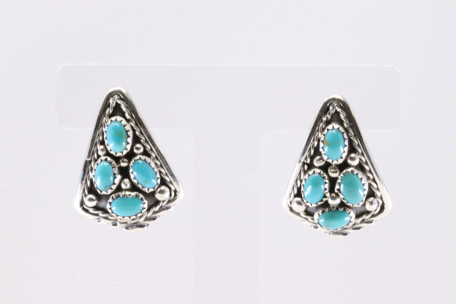 Native America Navajo Sterling Silver Kingman Turquoise Post Earring's By Melvin Chee.: This is a Native America Navajo Sterling Silver Kingman Turquoise Post Earring's By Melvin Chee.