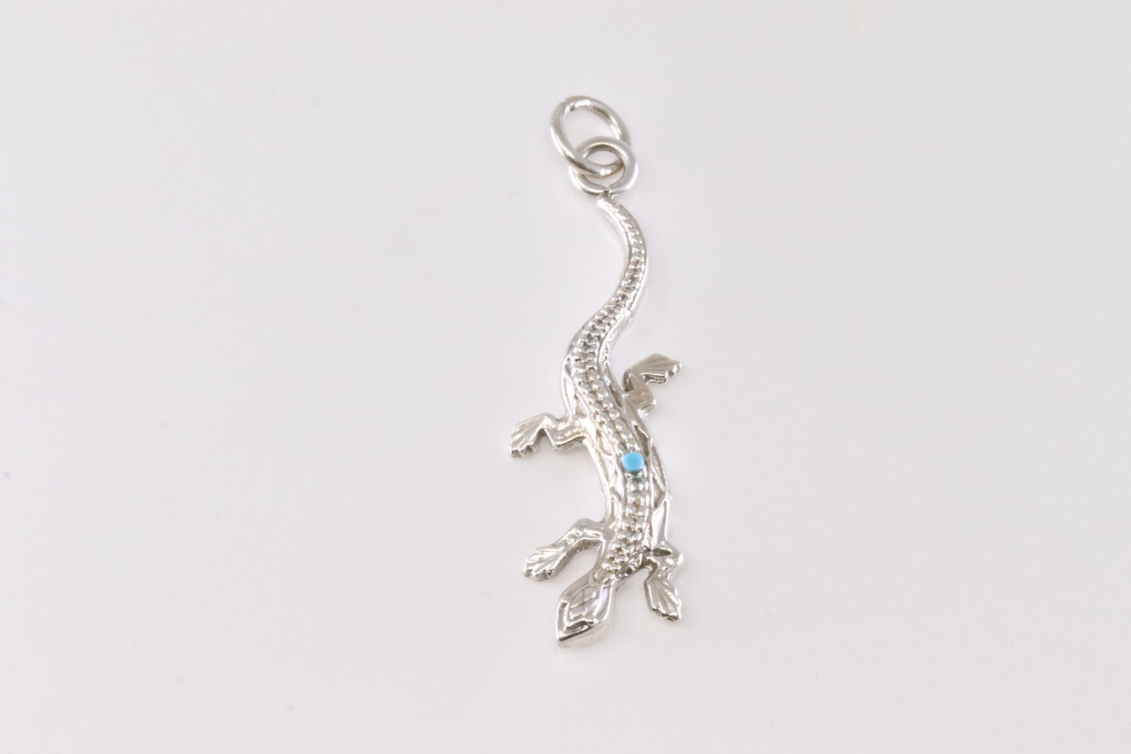 America Sterling Silver Turquoise Lizard Pendant.: This is a America Sterling Silver Turquoise Lizard Pendant.