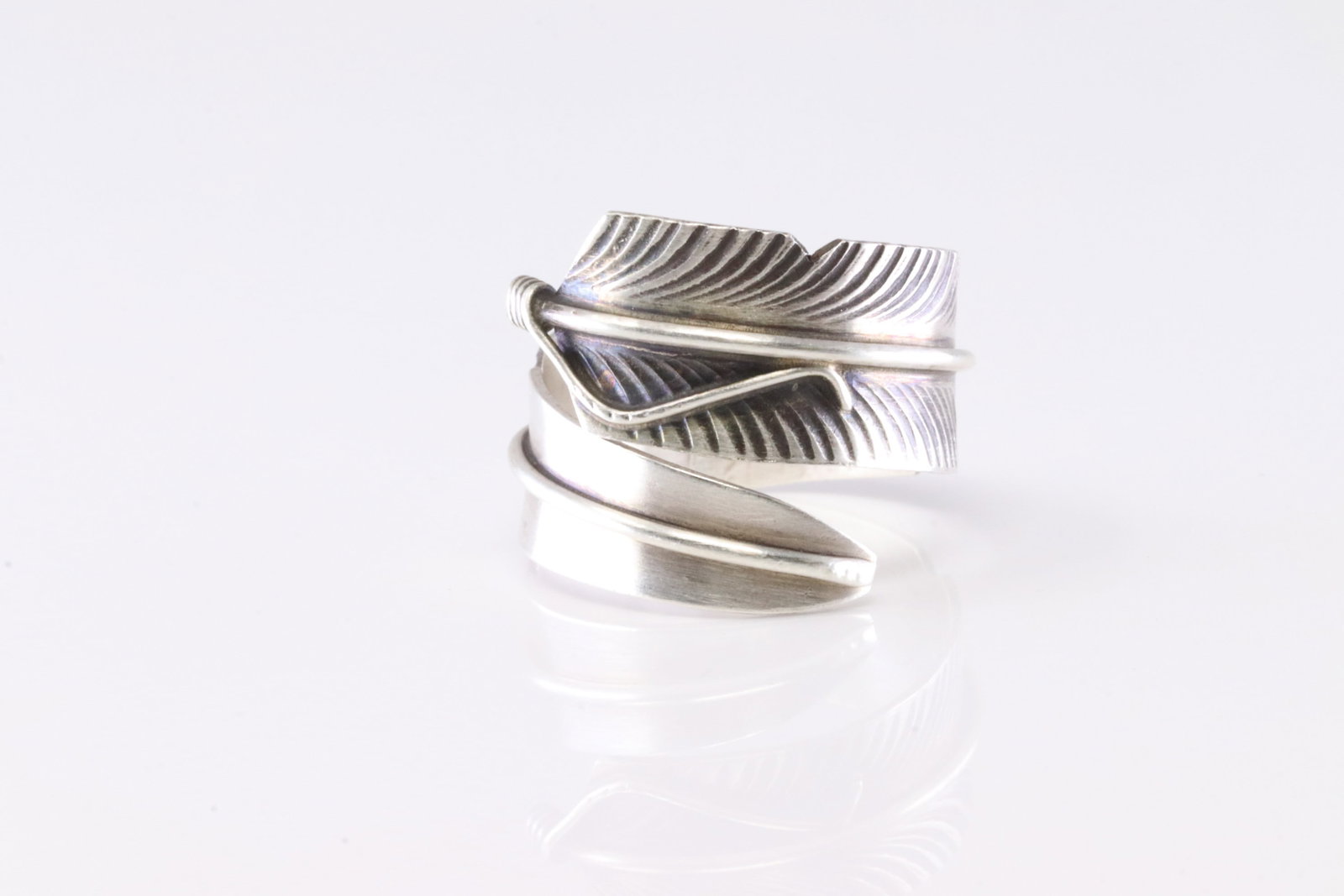 Native America Navajo Sterling Silver Feather Ring By C.C.: This is a Native America Navajo Sterling Silver Feather Ring By C.C. Ring size: 7.25.