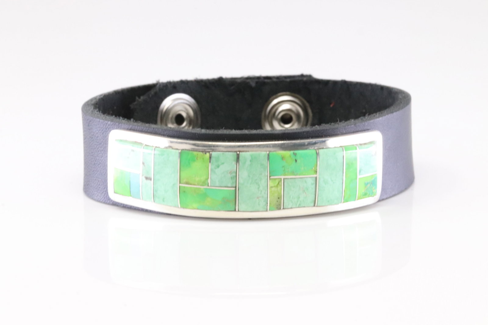 Native America Navajo Stearling Silver Green Stone Inlay Bracelet By Hato Hasi.: This is a Native America Navajo Stearling Silver Green Stone Inlay Bracelet By Hato Hasi.