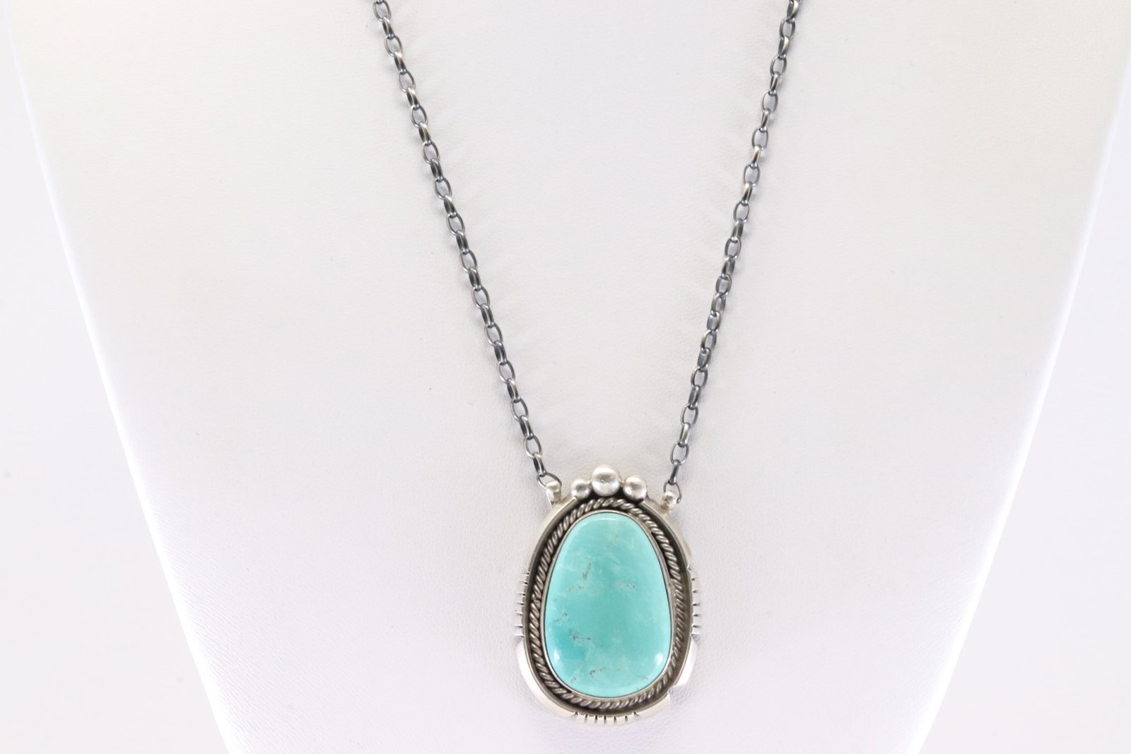 Native America Navajo Stearling Silver Kingman Turquoise Necklace By Brandon Etcitty.: This is a Native America Navajo Stearling Silver Kingman Turquoise Necklace By Brandon Etcitty. Necklace length: 18.00"