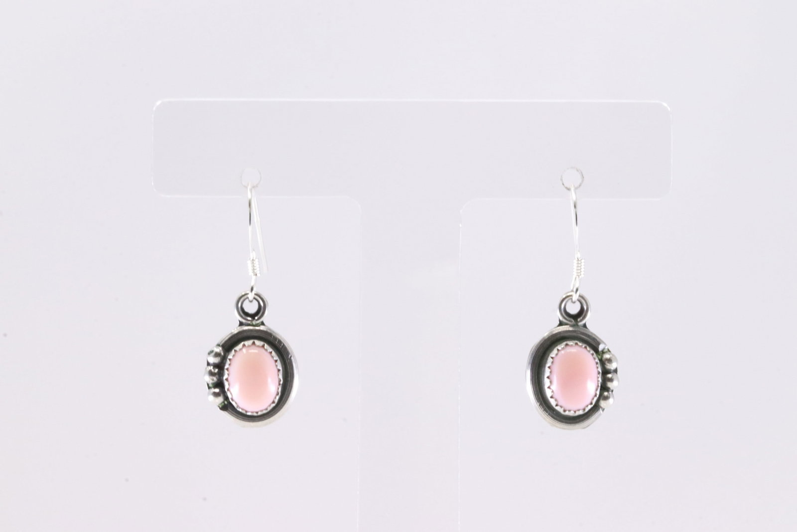 America Sterling Silver Pink Conch Shell Dangling Earring's. (1 of 3)