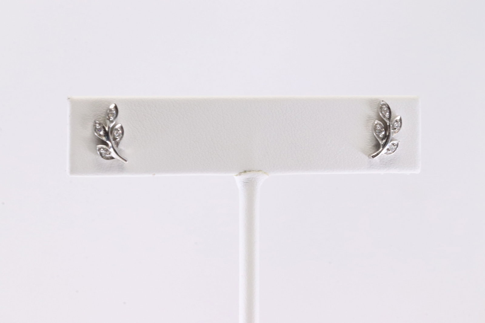 Diamond Stud Earring 18Kt. - 3