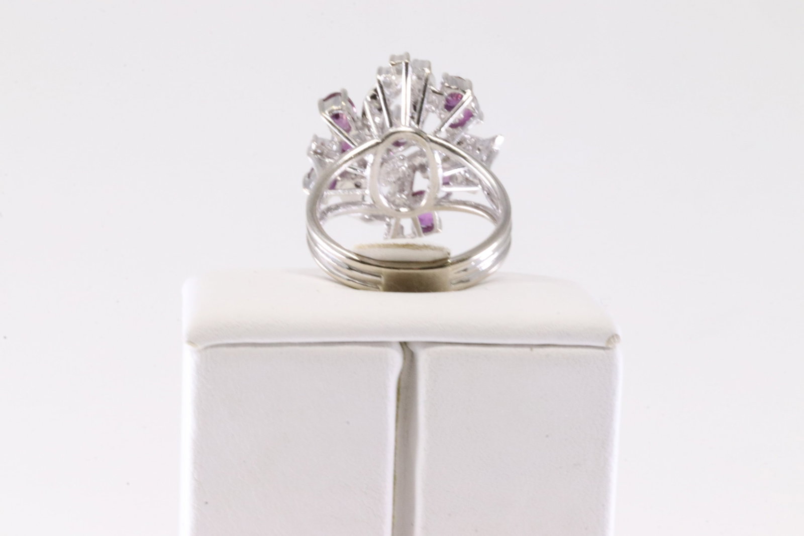 Ruby & Diamond Ring 18Kt. - 4