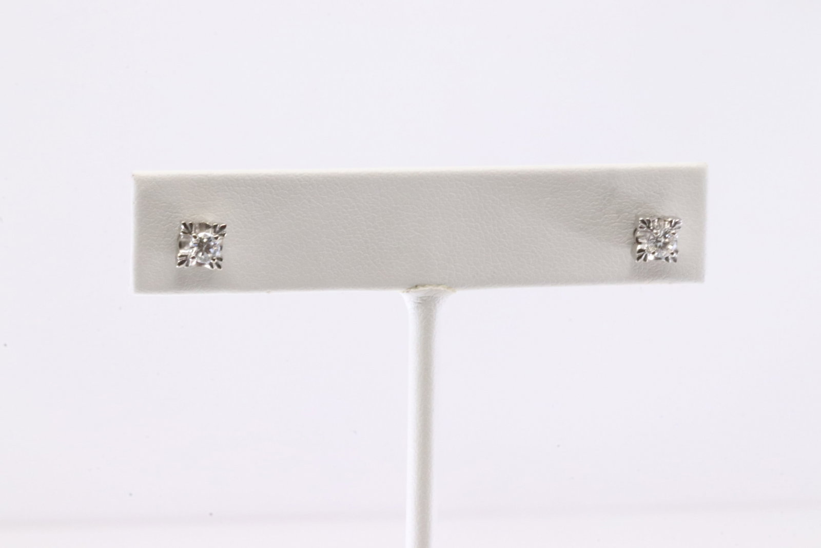 Diamond Stud Earring 14Kt. - 3