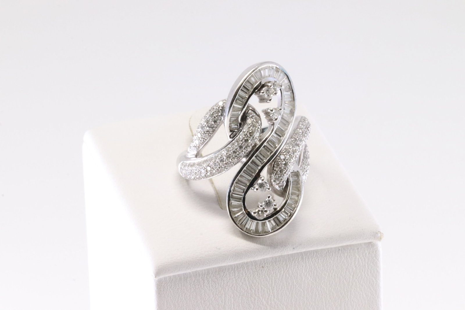 Diamond Ring 18Kt. - 2
