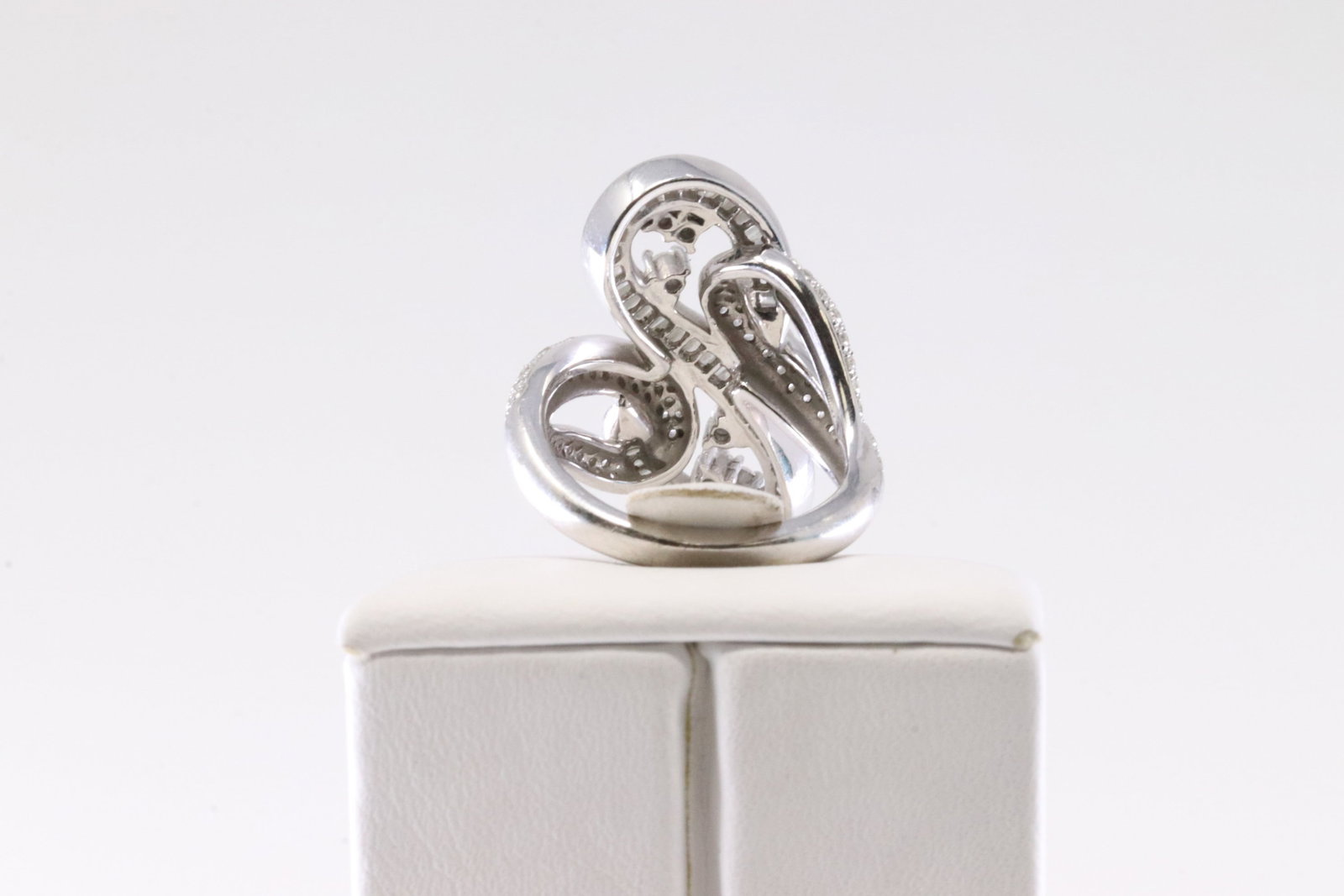 Diamond Ring 18Kt. - 4