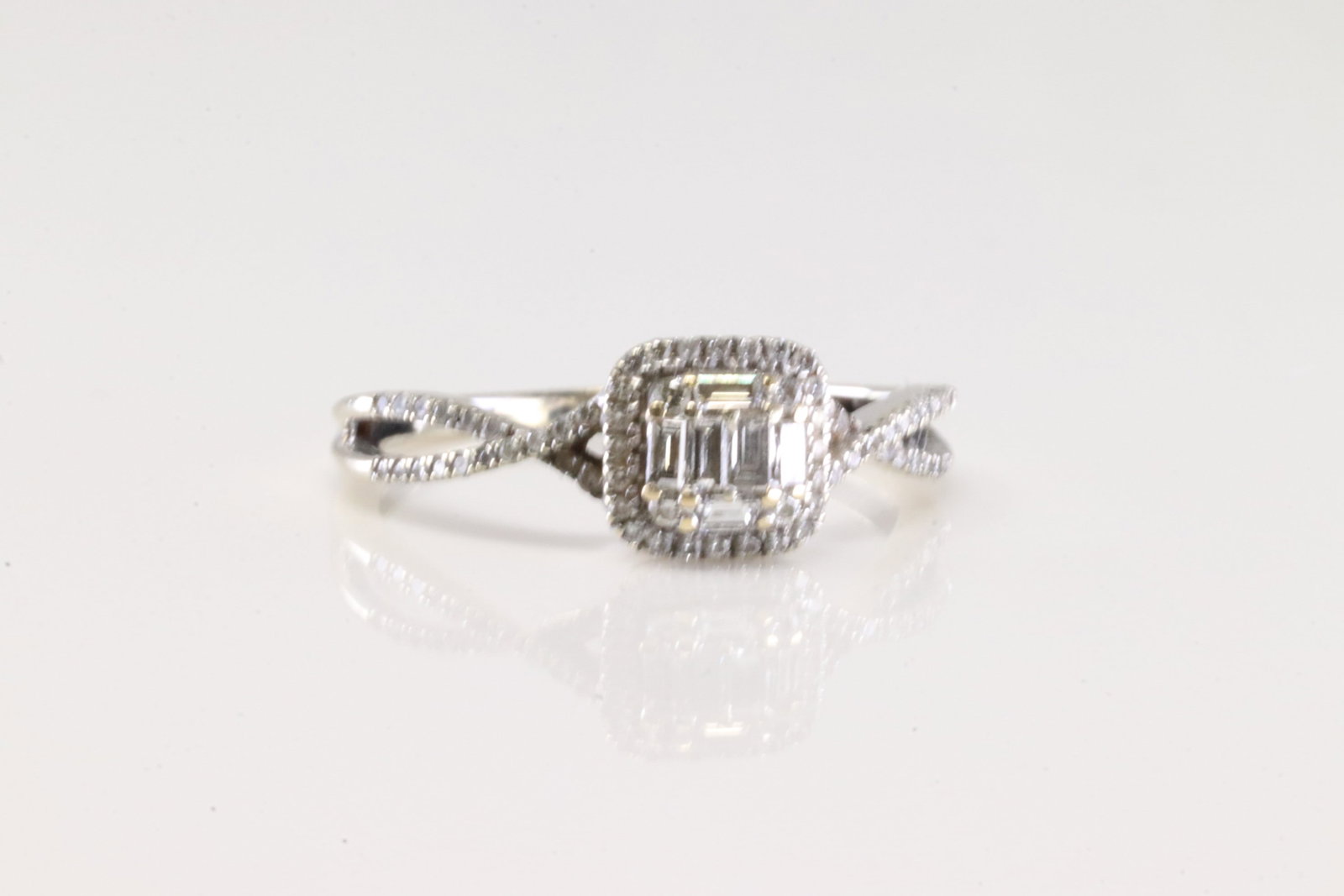 Diamond Ring 14Kt. - 2
