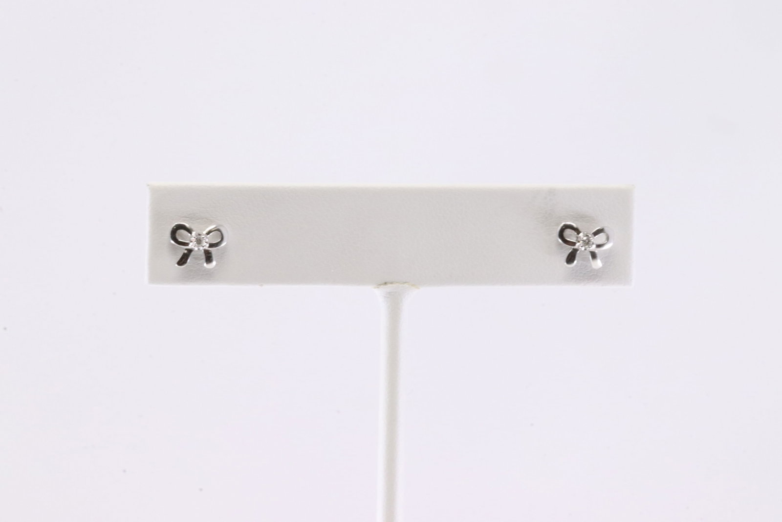 Bow Diamond Stud Earring 14Kt. - 3