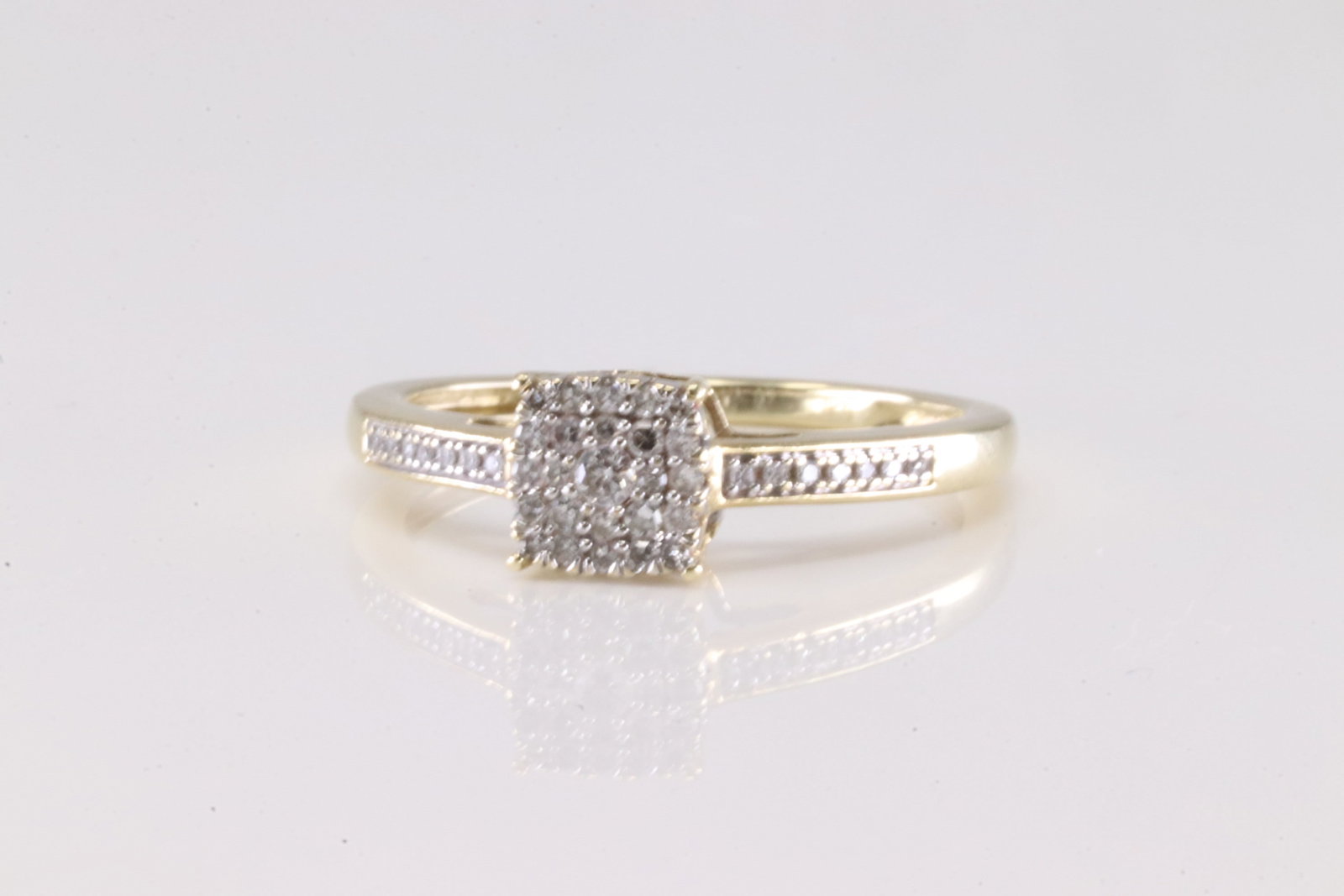 Diamond Ring 10Kt. - 2
