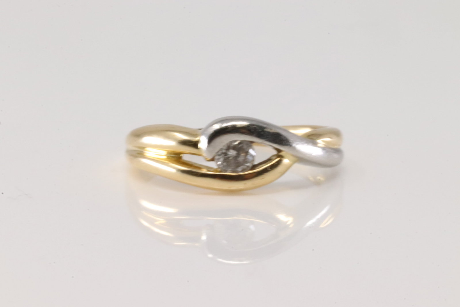 Diamond Ring 18Kt. (1 of 4)