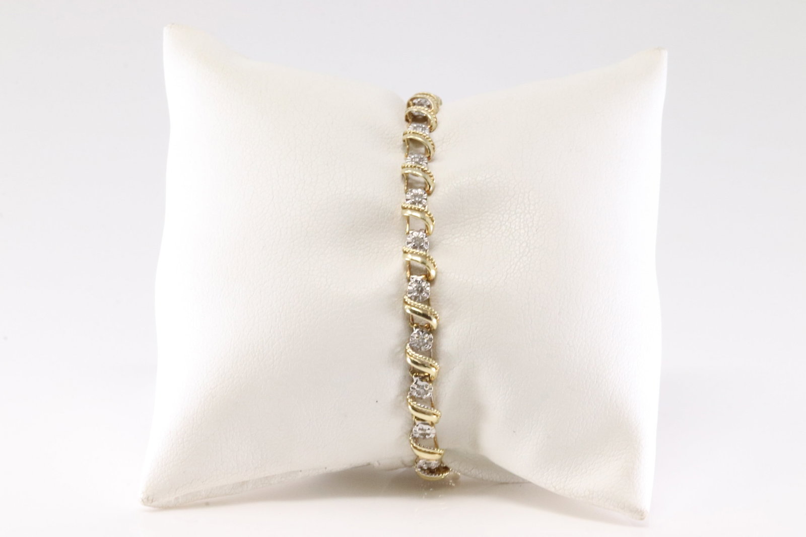 Elegant Diamond Bracelet 14Kt. (1 of 5)