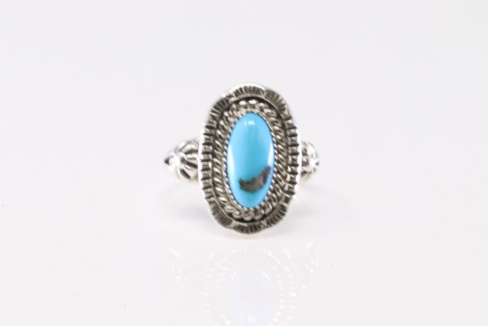Native America Navajo Sterling Silver Turquoise Ring. (1 of 4)