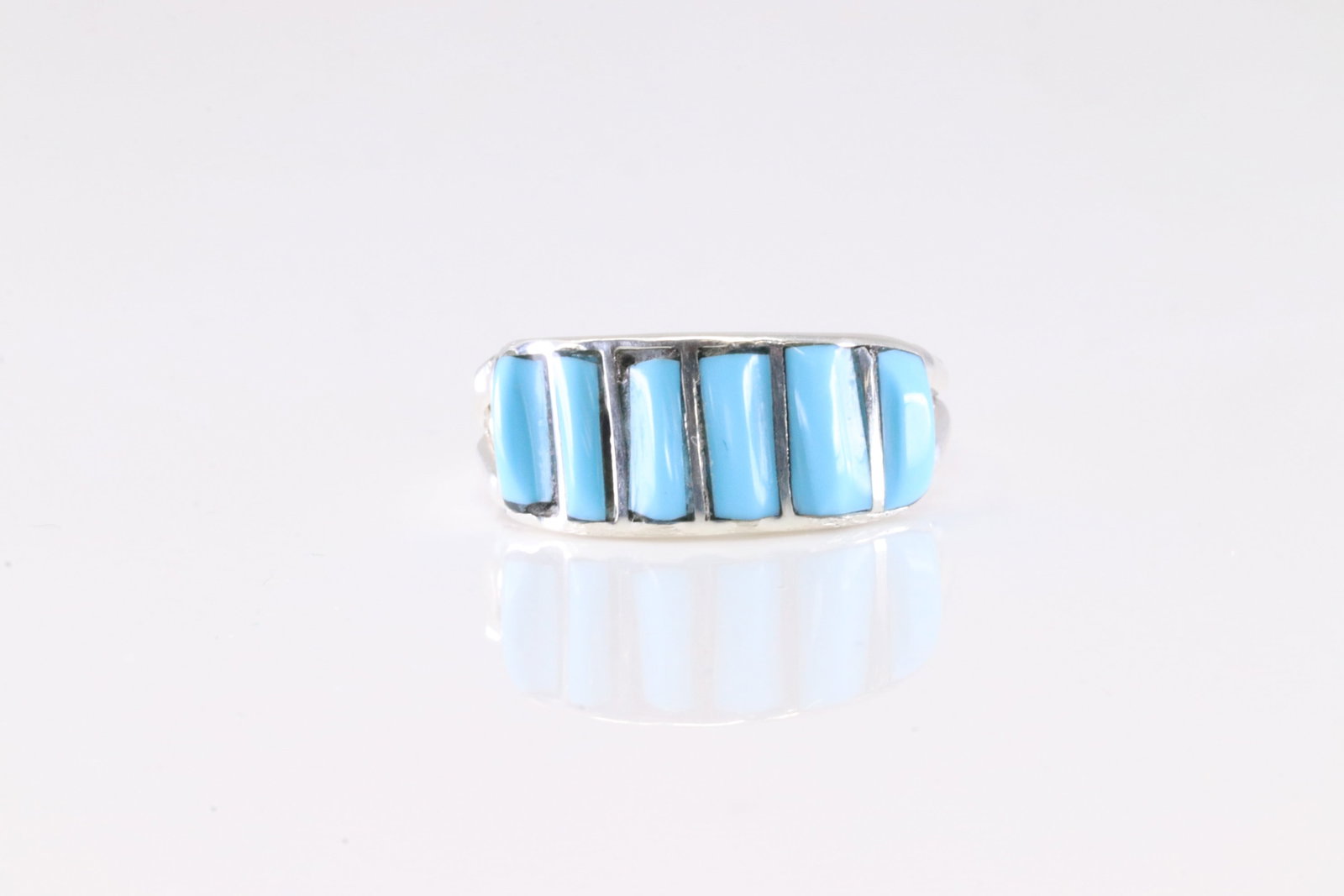 America Sterling Silver Turquoise Inlay Ring.: This is a America Sterling Silver Turquoise Inlay Ring. Ring size: 6.50.