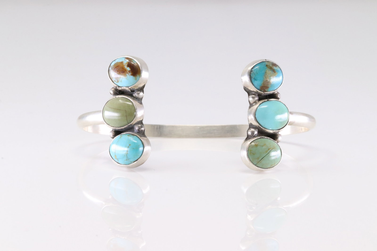 Native America Navajo Sterling Silver Kingman Turquoise Bracelet Cuff By Geraldine James. (1 of 4)