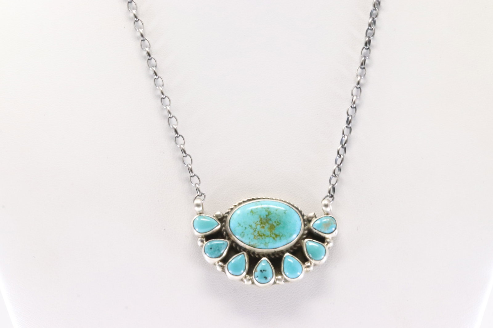 Native America Navajo Sterling Silver Kingman Turquoise Necklace By Geraldine James. (1 of 4)