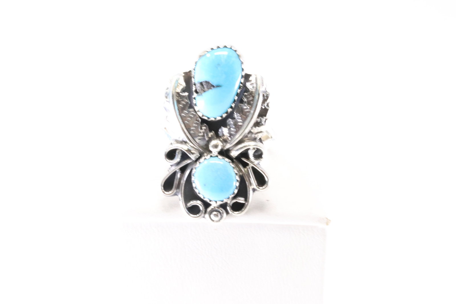Native America Navajo Sterling Silver Turquoise Feather Ring By Harry B. Yazzie.: This is a Native America Navajo Sterling Silver Turquoise Feather Ring By Harry B. Yazzie. Stamp HBY. Ring Size: 9.00.