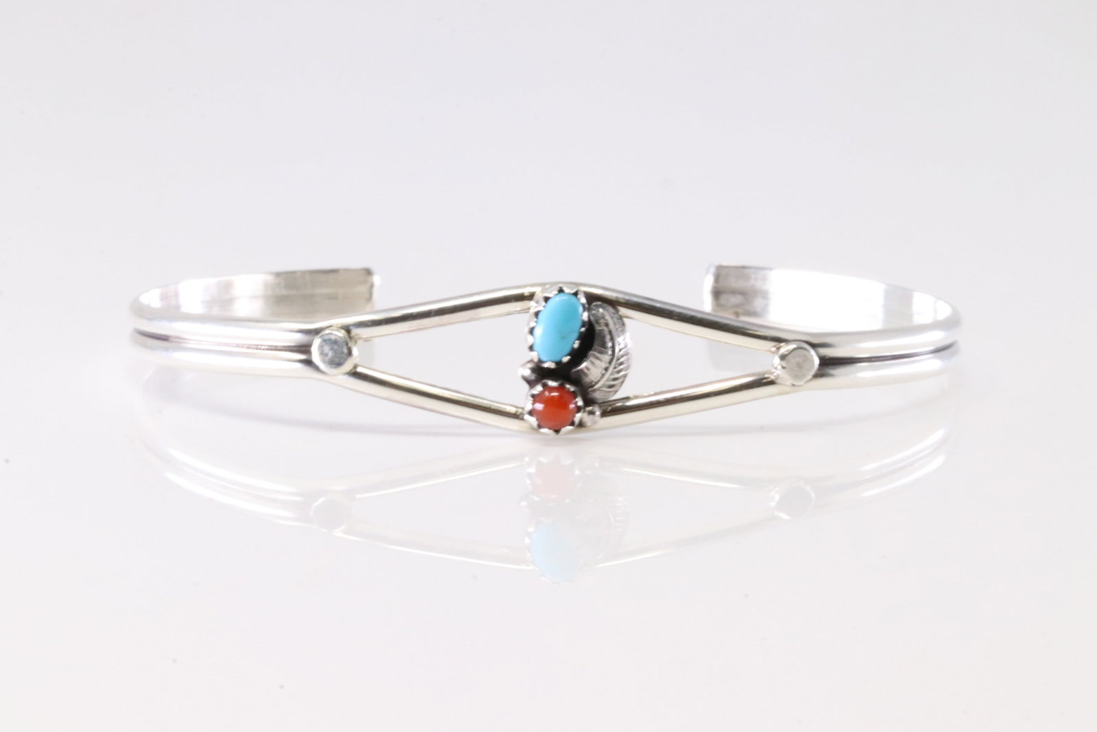 Native America Sterling Silver Coral & Turquoise Bracelet Cuff. (1 of 4)