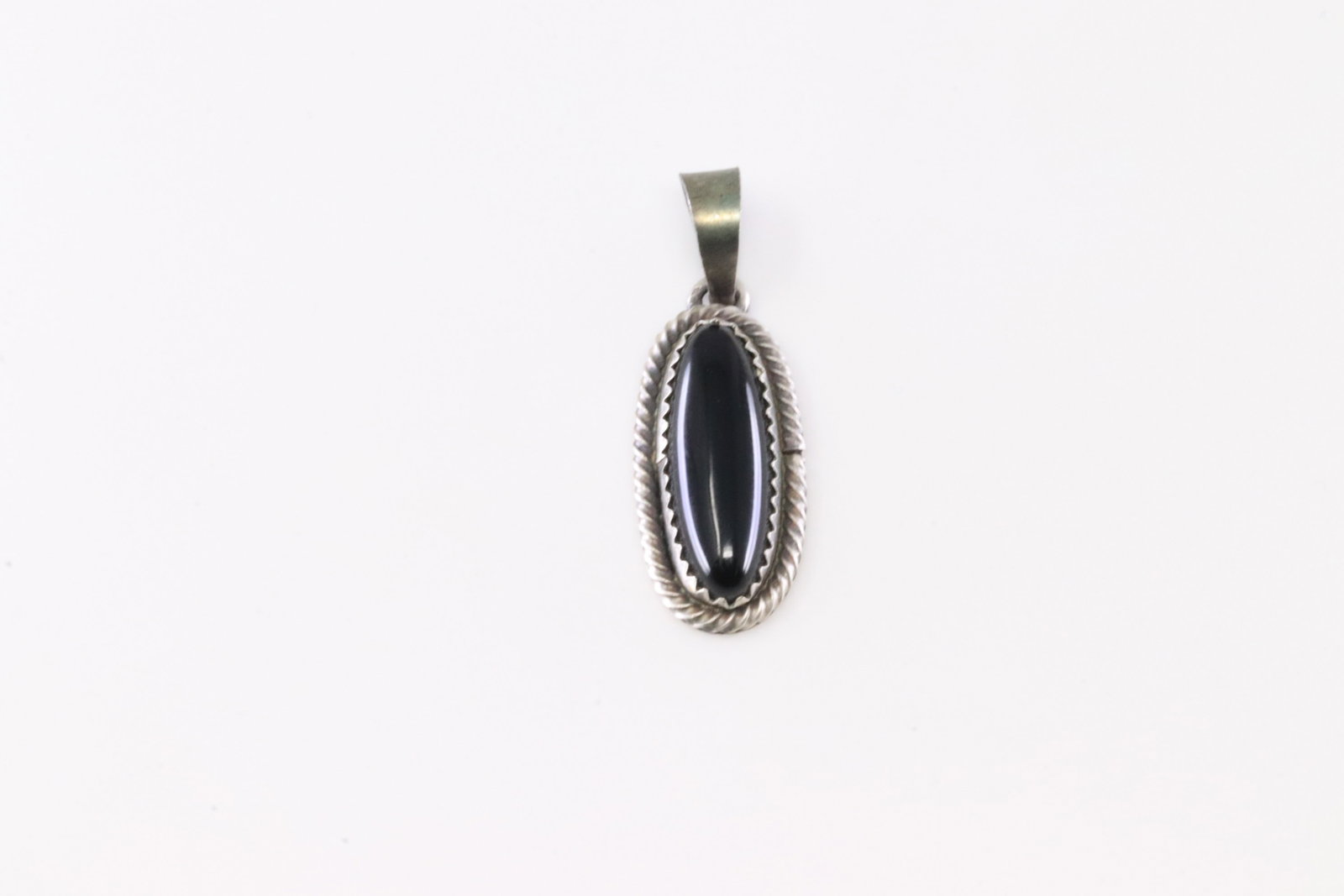Native America Navajo Sterling Silver Black Onyx Pendant By Scott Skeets.: This is a Native America Navajo Sterling Silver Black Onyx Pendant By Scott Skeets.