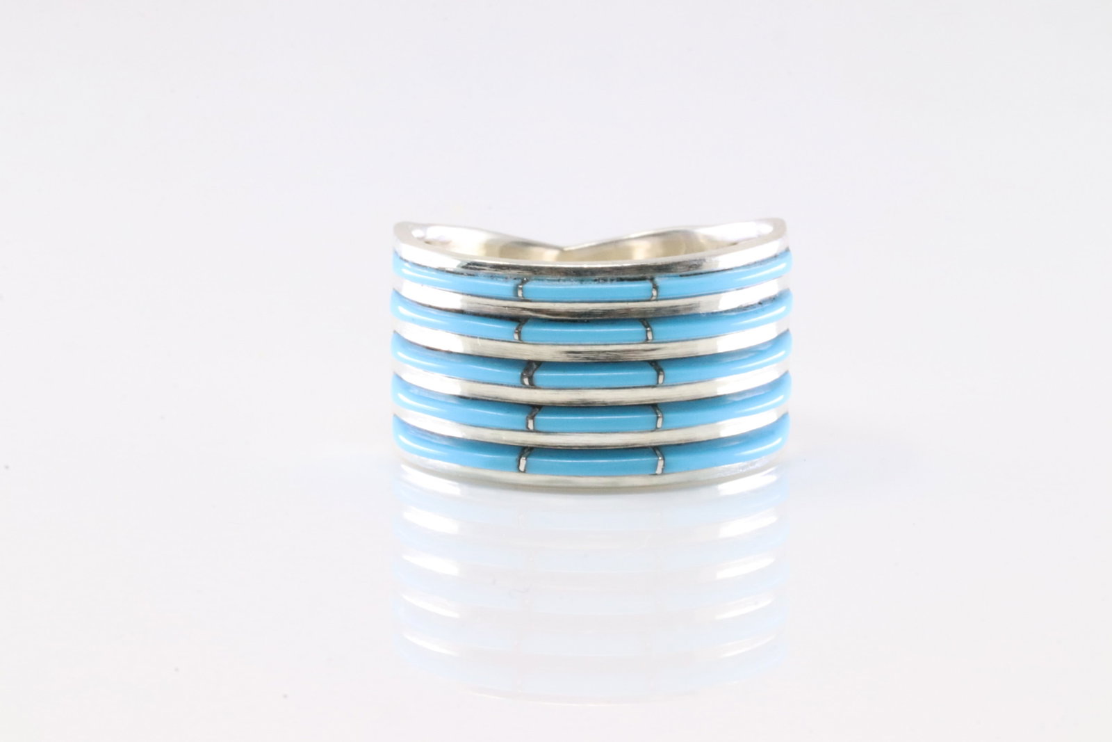 Native America Sterling Silver Turquoise Ring. (1 of 4)